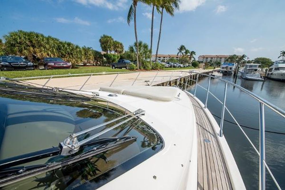 Azimut Yacht