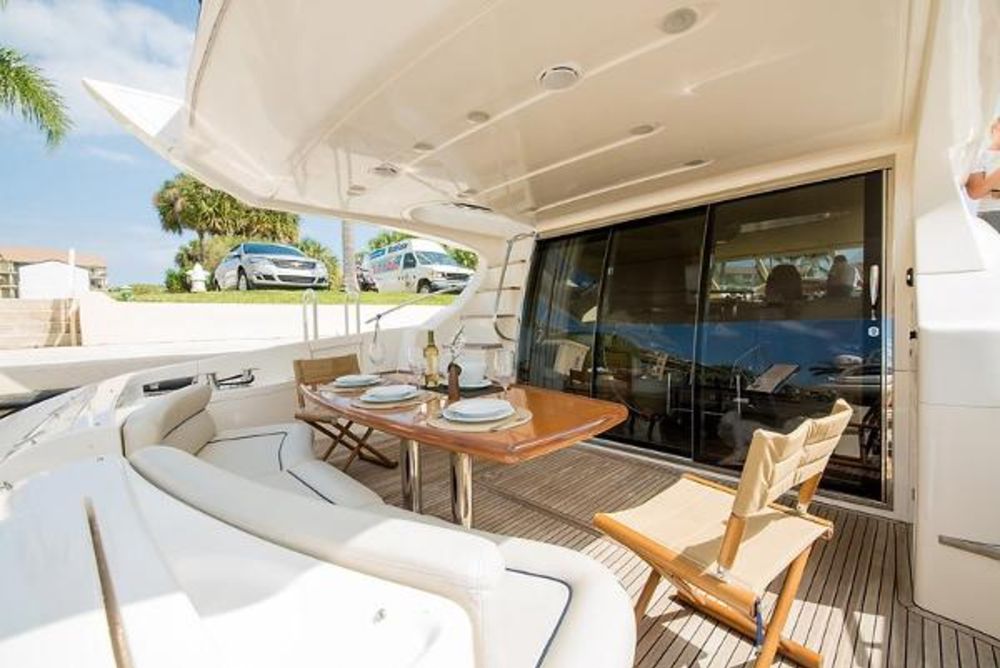 Azimut Yacht