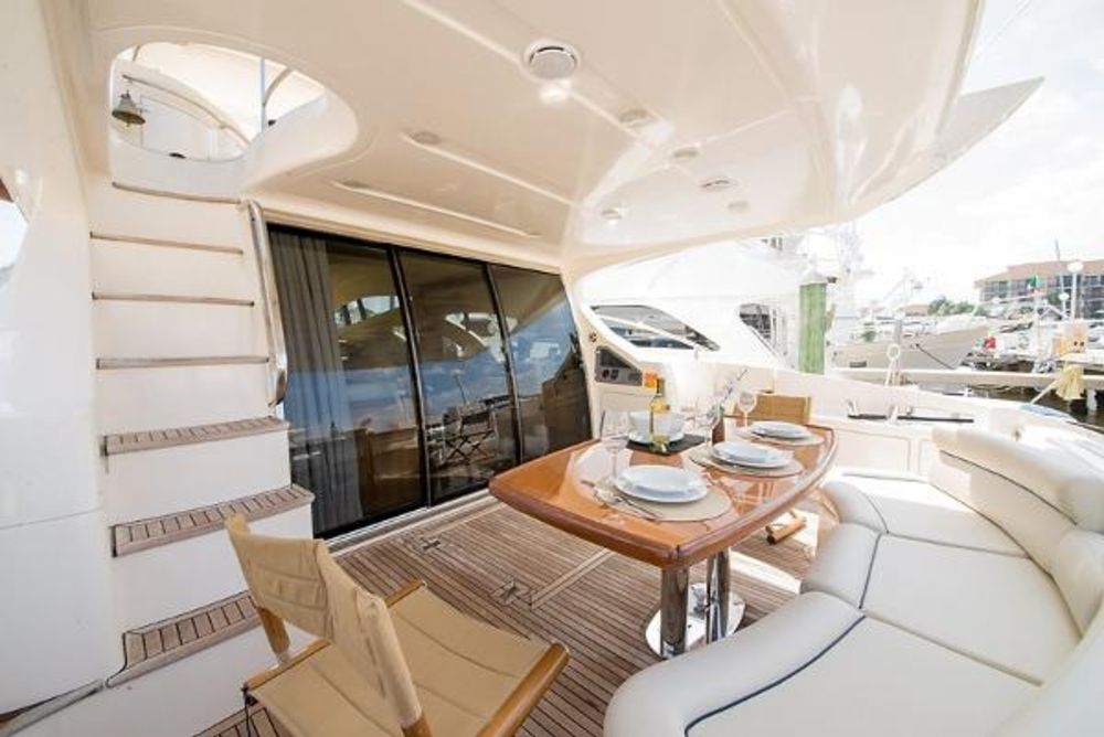 Azimut Yacht
